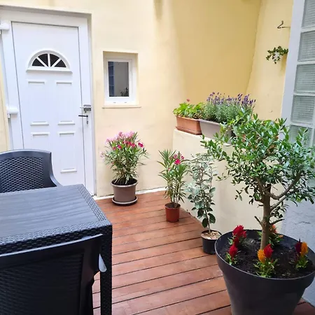 Et Sauna Privatif - Terrasse - Proche Cite Medievale アパート *