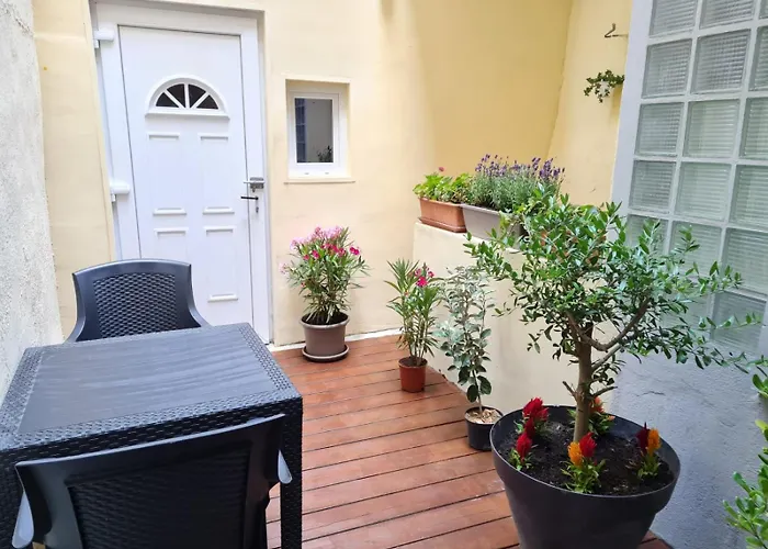 Et Sauna Privatif - Terrasse - Proche Cite Medievale アパート *
